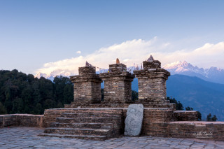 Chortens at ruins of Rabdenste Palace