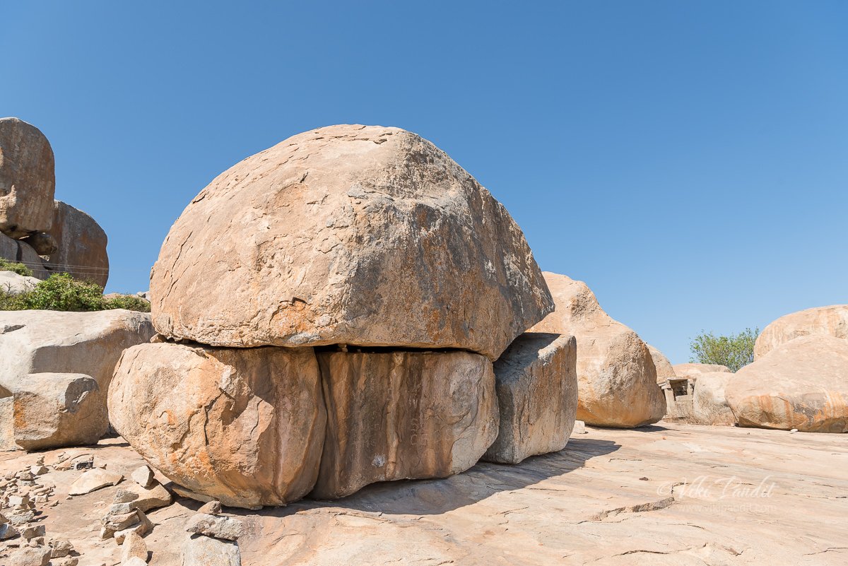 Balancing Big Rock Boulder Named KrishnaÂ´s Butter Ball Editorial  Photography - Image of krishnaaacute, temples: 178298652