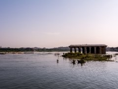 Submerged Structures on the Tungabhadra