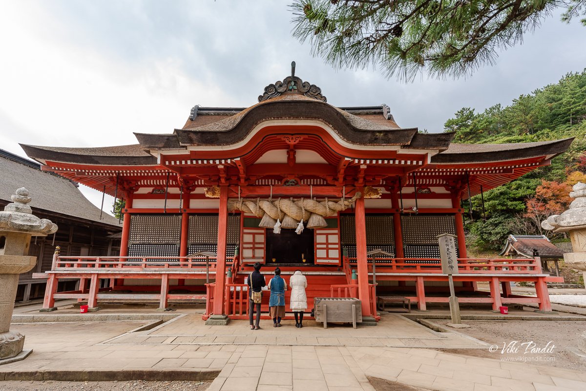 Hishizunomiya at Hinomisaki Shrine