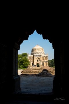 Sheesh-Gumbad-from-window.jpg