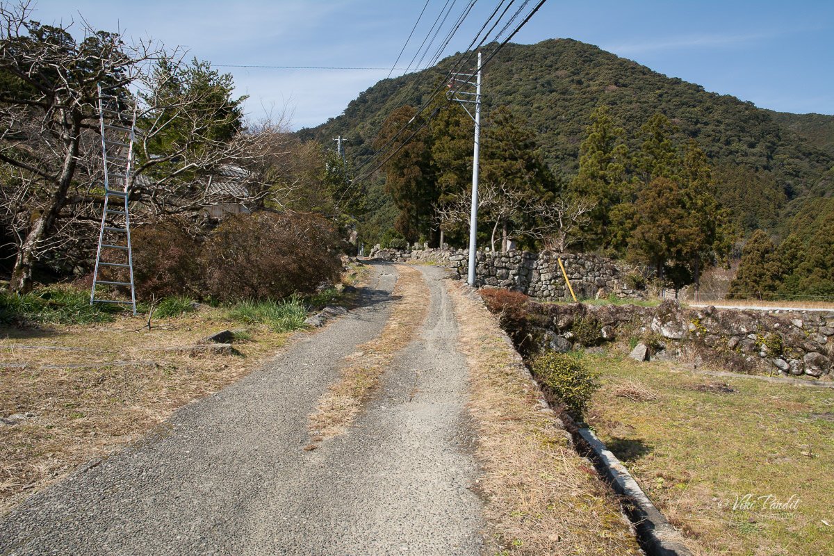 Path to Daimon Zaka Slope