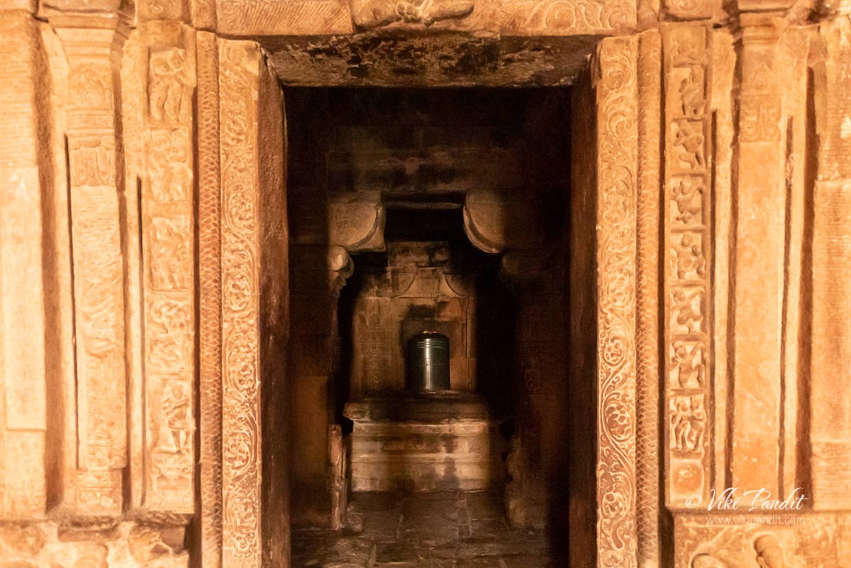 Shivalinga inside Mallikarjuna Temple in Pattadakal