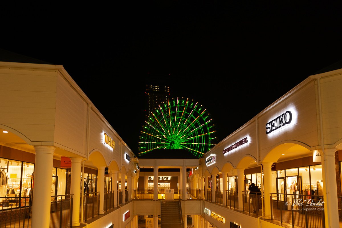 Ferris Wheel at Rinku Town