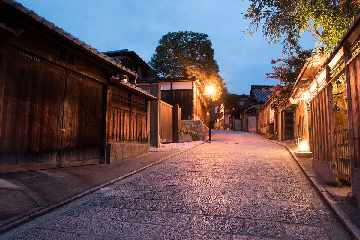 Empty Streets towards Yasaka Pagoda