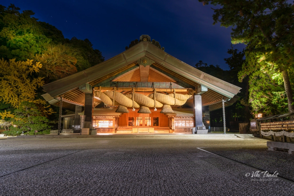 Praying for love at Izumo Taisha