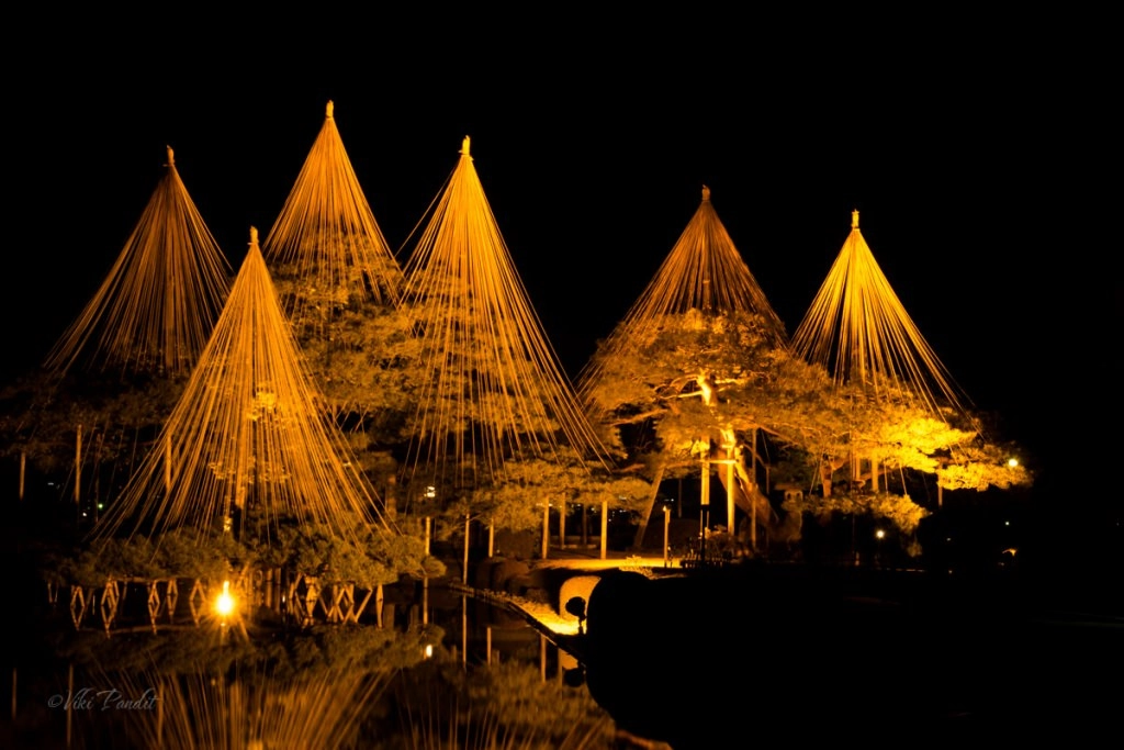 The illuminated Kenrokuen Garden - Rare Photos by Viki Pandit