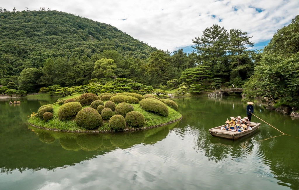 A stroll at Ritsurin Garden