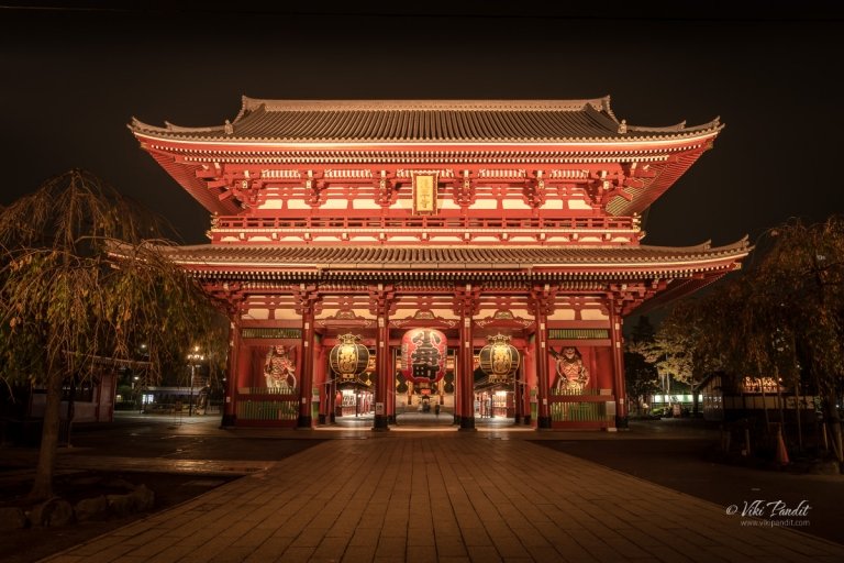 Hozomon Gate of Senso ji Temple at Night